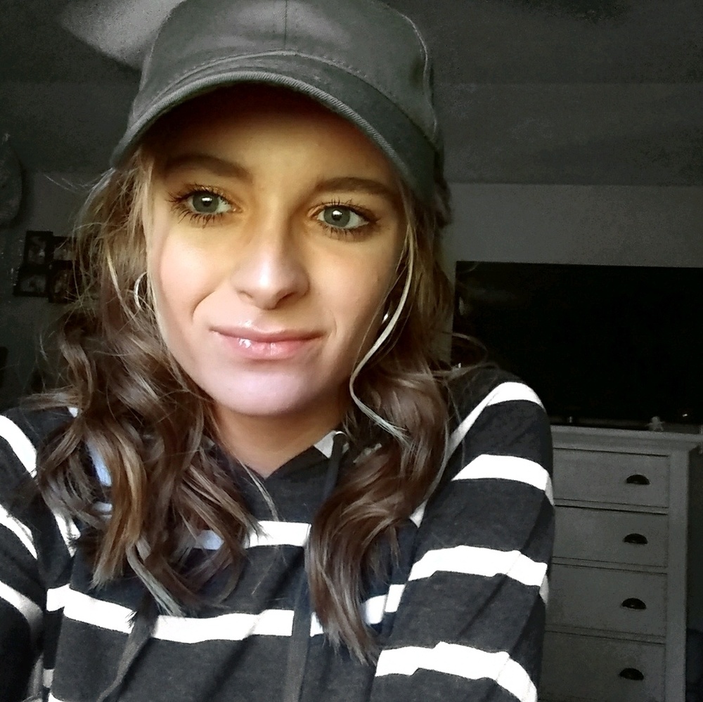Meet your Posher, Briana